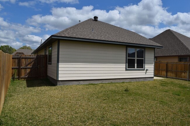 Stunning 3 Bed, 2 Bath in Creek Meadows! - Stunning 3 Bed, 2 Bath in Creek Meadows!
