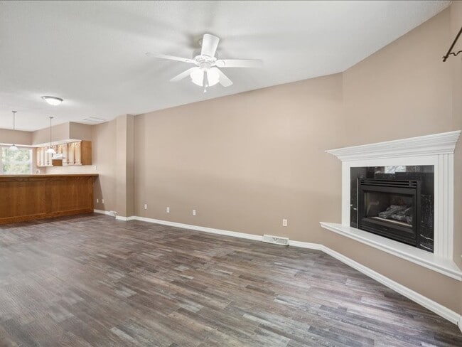 Photo - 523 Potter St