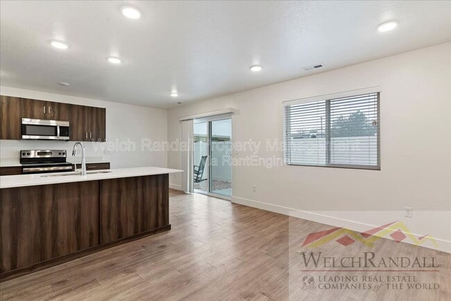 Photo - 1177 Shady Brook Ln S