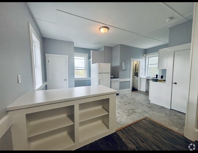 Building Photo - 11 Park St Unit 4 Rental