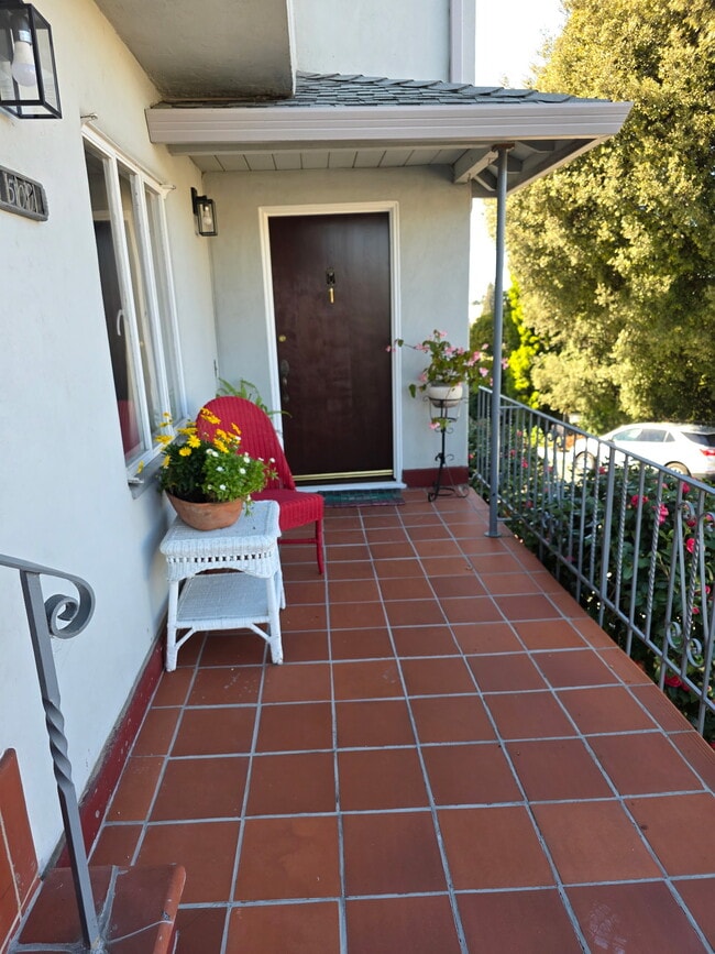 Building Photo - 500 Merritt Ave Unit APT 1