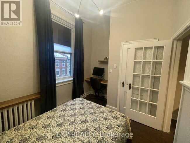 Photo - 111 Dundas St