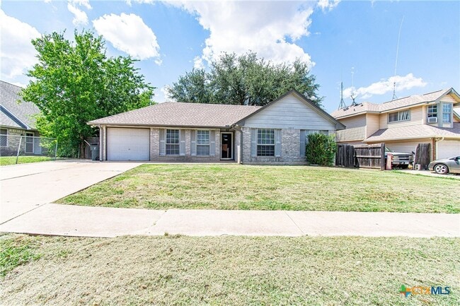 Photo - 2803 Willow Springs Rd House