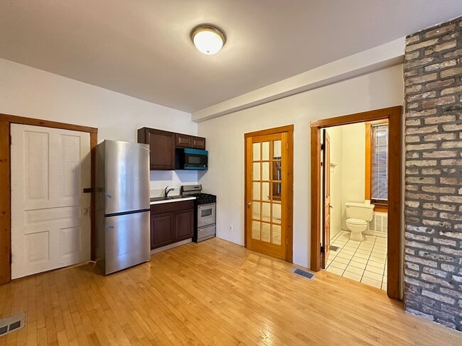 Photo - 1435 N Bosworth Ave Unit M05H