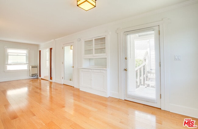 Photo - 426 Rialto Ave Unidad D