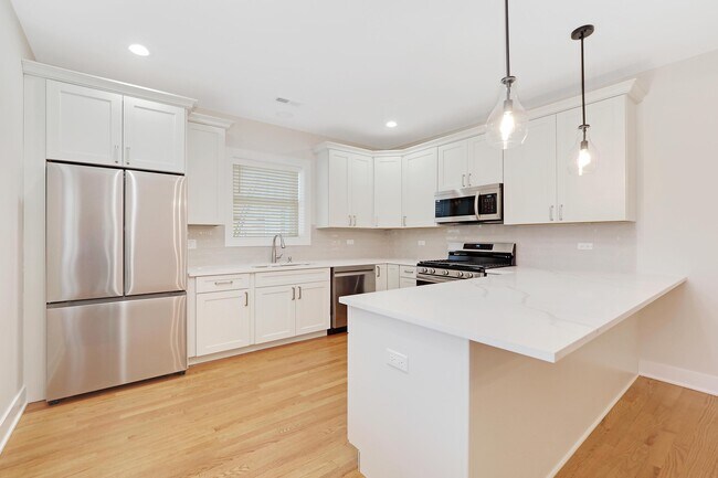 Photo - 3712 N Troy St Unit #2N