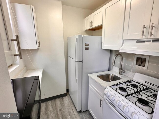 Photo - 1111 Arlington Blvd Unit 210