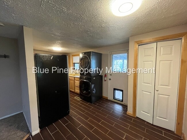 Photo - 1080 Halsey St