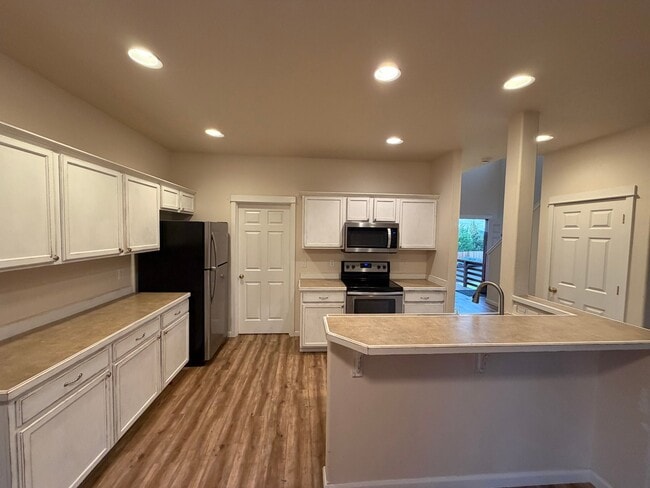 Photo - 4120 SW Reindeer Ave