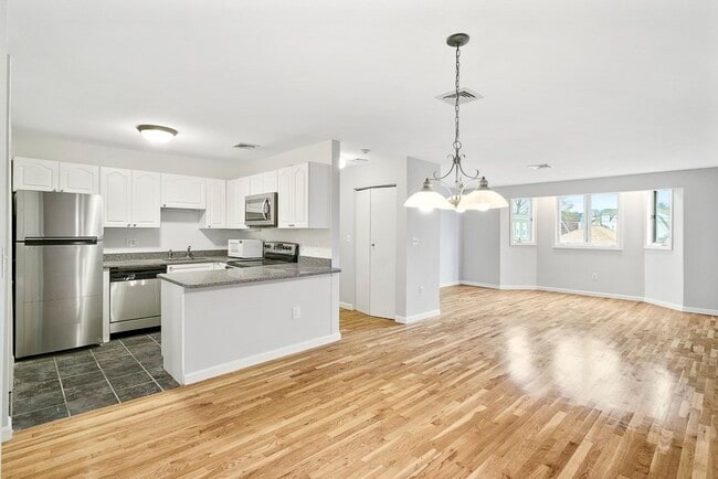 Building Photo - 622 Boston Ave Unit 7E