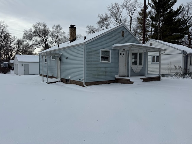 Building Photo - 1525 Springland Ave