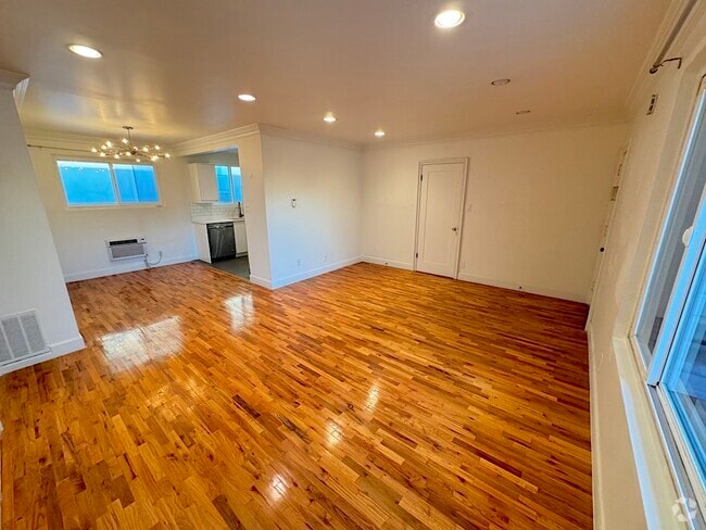 Building Photo - 8585 Pickford St Unit 4 Rental