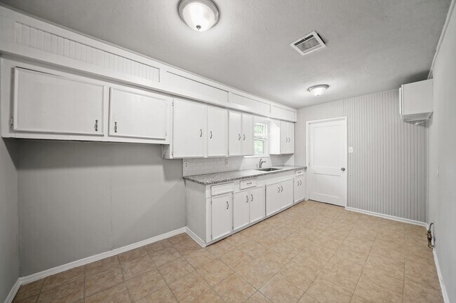 Photo - 6617 S Lincoln Dr