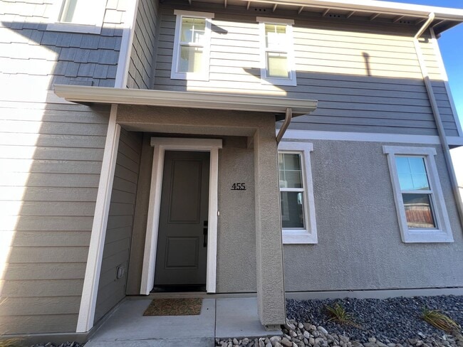 Photo - Beautiful! 3/2.5/2 Townhome in Gardnerville