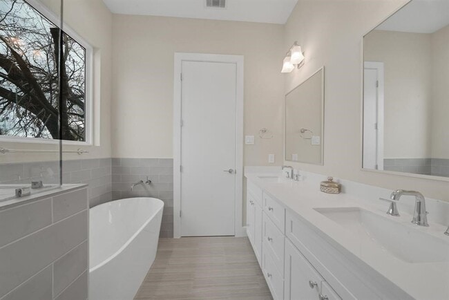 Photo - 5904 Gardendale Dr