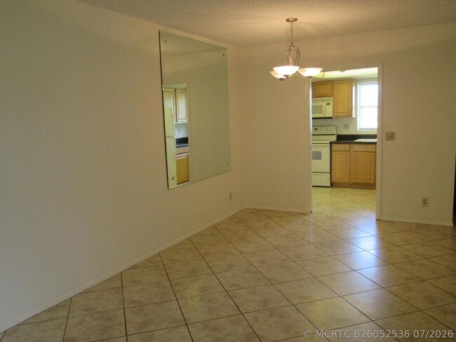Photo - 2679 Emory Dr E
