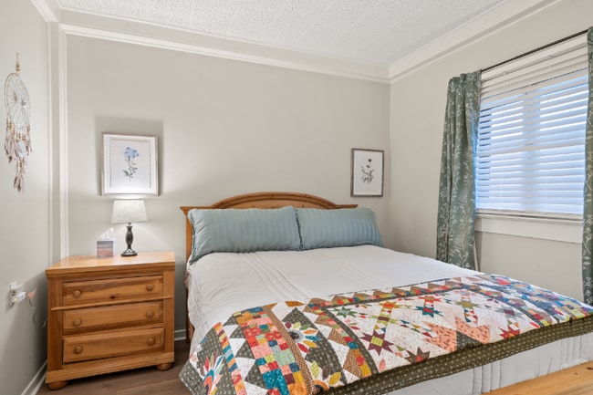 Photo - 200 Medford Heights Ln