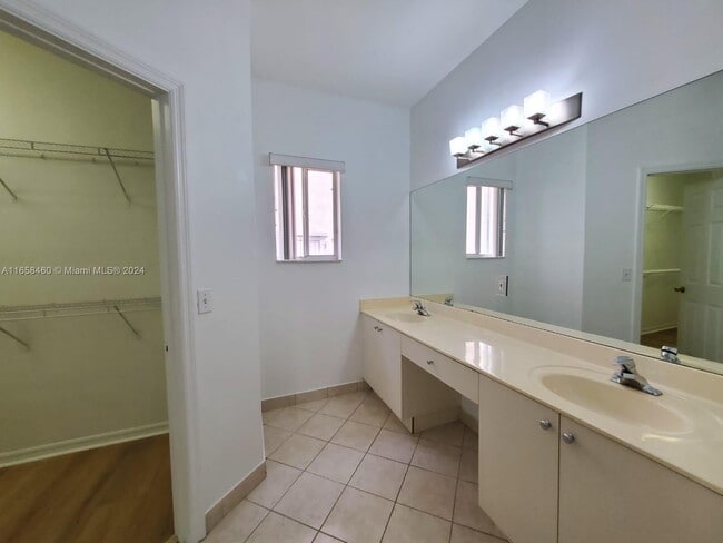 Photo - 3704 Woodfield Ct