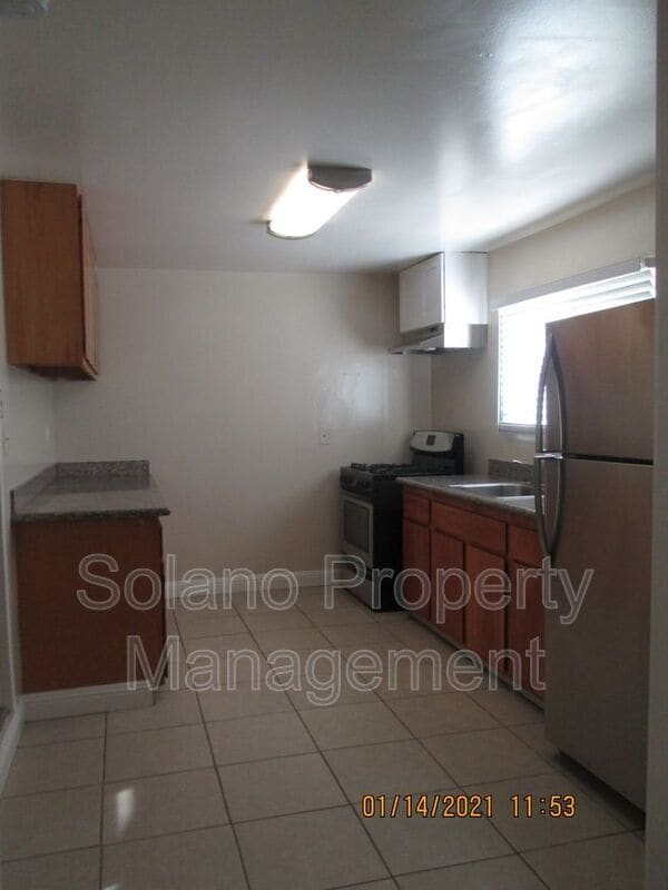 Photo - 721 Broadway St