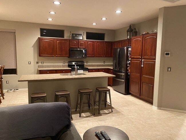 Photo - Upgraded and Spacious 5 Bed/3 Bath in Northwest Phoenix