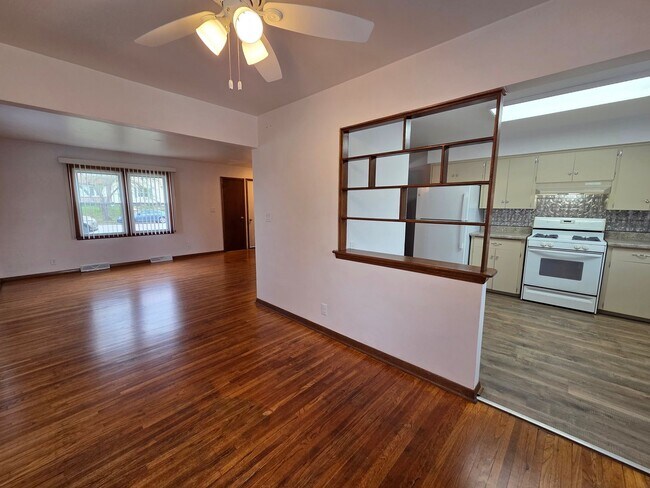 Photo - W 2nd St 1408-1410 Unit 1408-1410-1410