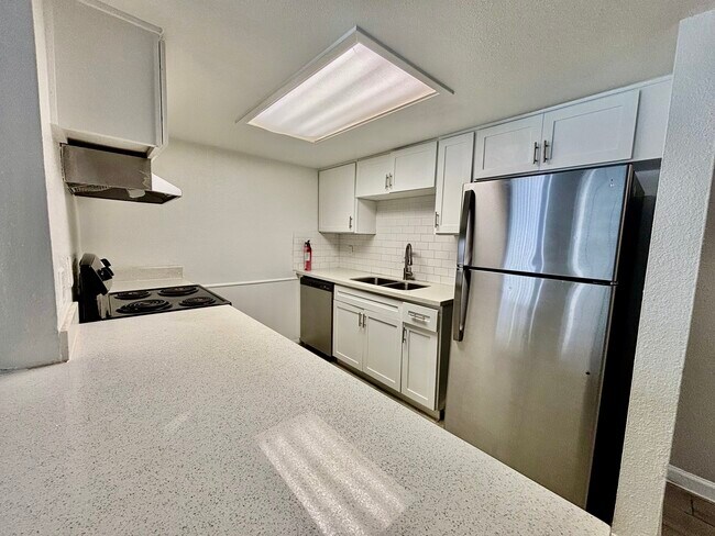 Photo - 600 Nottingham Oaks Trail