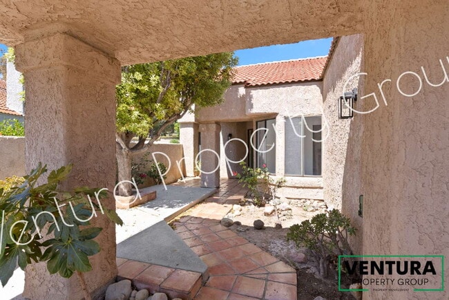 Clean 3-Bedroom, 2 Baths with large yard in Moorpark – Comfort & Convenience Await!