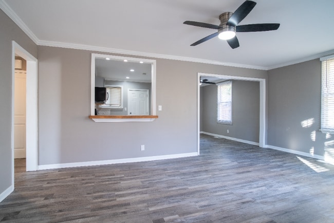 Photo - 2912 Glenwood Ave SE