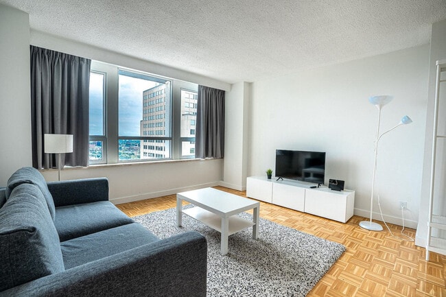 Building Photo - 1555 Boul. René-Lévesque O