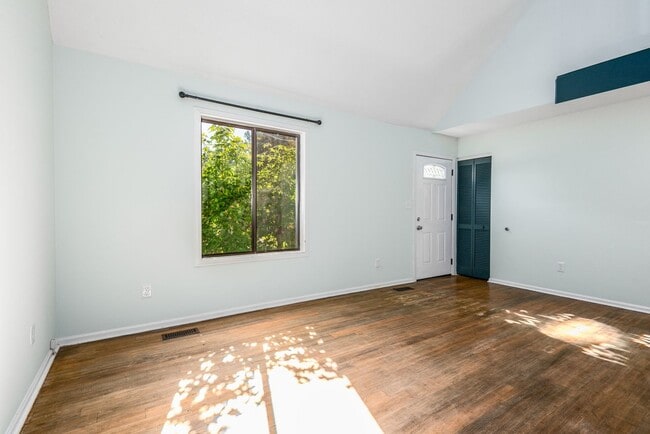 Photo - Charming 3 Bed/ 2 Bath home with large fenced in yard