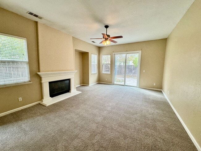 Photo - 1657 Sugarpine Ct