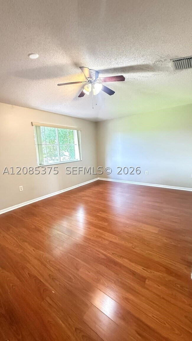 16042 SW 86th Terrace