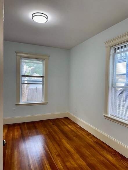 Photo - 38 Hawthorn Ave Unit 1