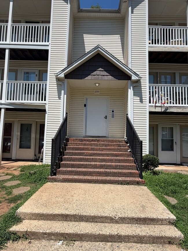 Building Photo - 2330 W Vandalia Rd Unit 2330F