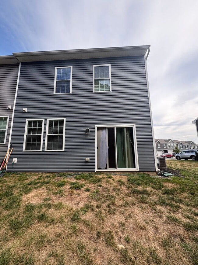 Photo - 3 Bedroom 2.5 Bath Townhouse Locust Run Northeastern SD