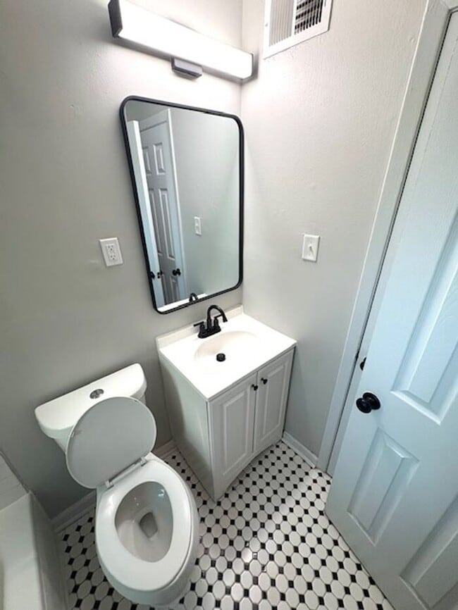 Photo - Cozy Winter Living Steps from UofM