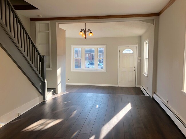 Building Photo - Fantastic Bristol Borough-Two Bedroom