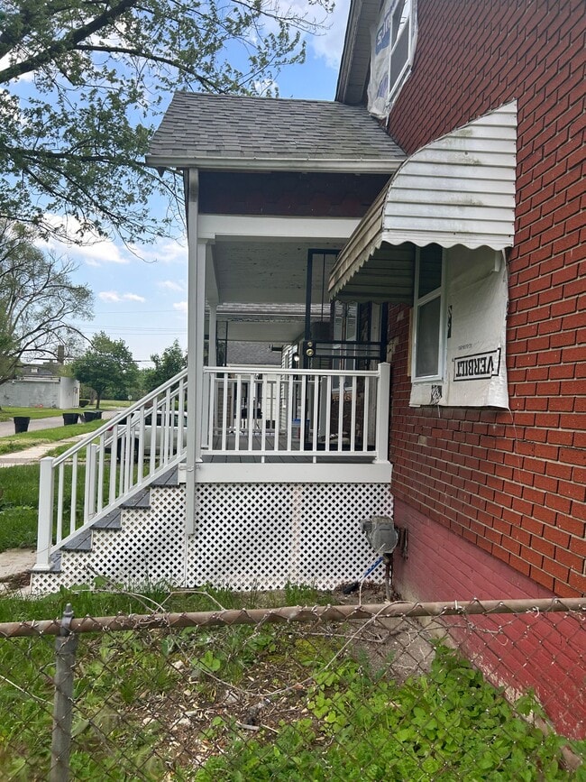 Photo - 4667 Eastlawn St