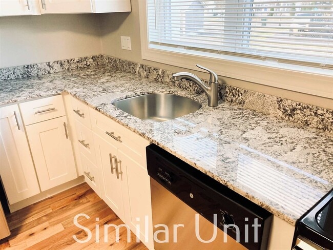 Photo - 357 Kennard Rd Unit 357-3B