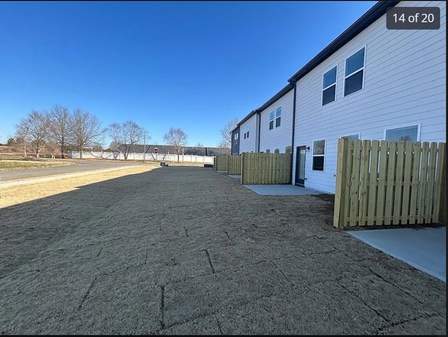 Photo - 129 Lauren St Townhome