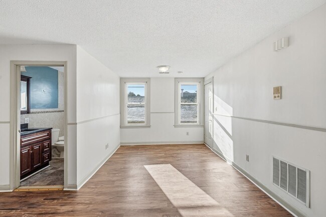 Photo - 312 Rivet St Unit 2