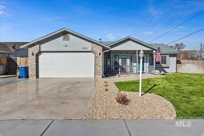 Building Photo - Cute 3 bedroom 2 Bathroom House!