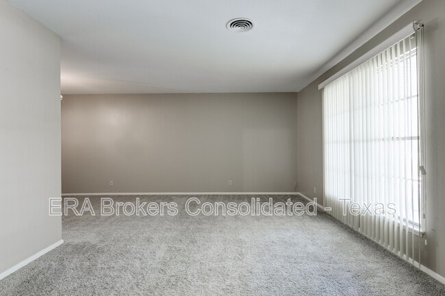 Photo - 3214 Leyte St