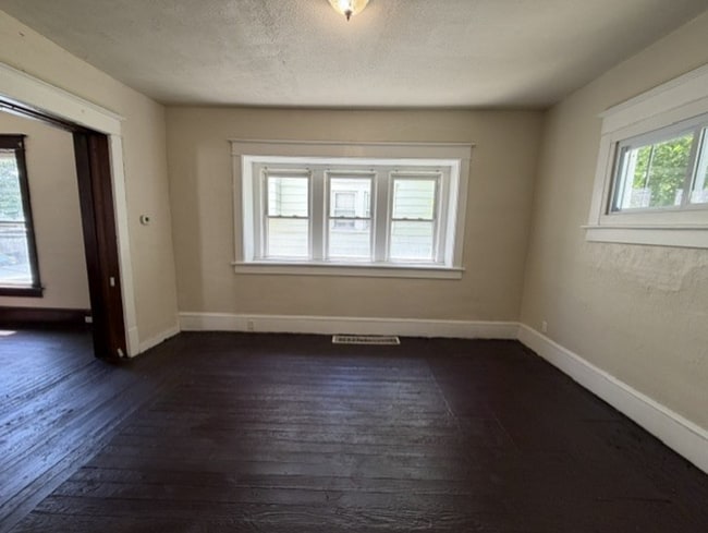 Photo - Room to Spread Out! 5-Bedroom Home with Covered Porch & Large Kitchen