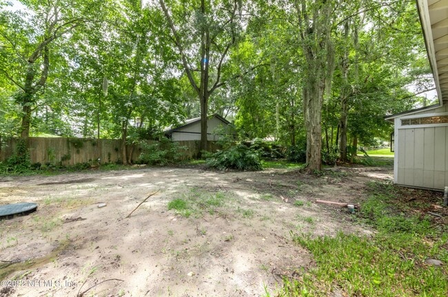 7832 Newton Rd