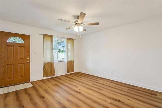 Photo - 278 Oriole Dr