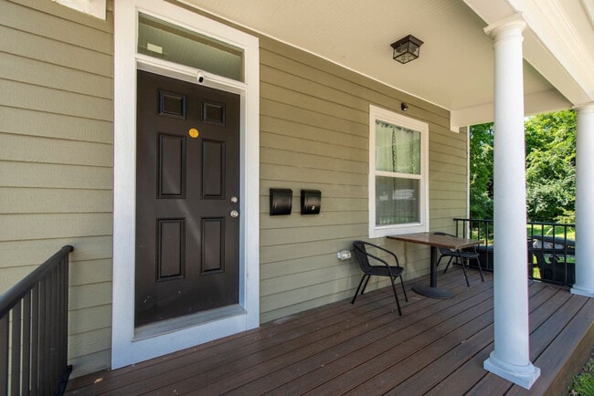 Photo - 107 E Clifton Ave Unit ID1234538P