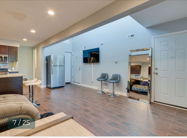 Photo - 8136 S Kedzie Ave