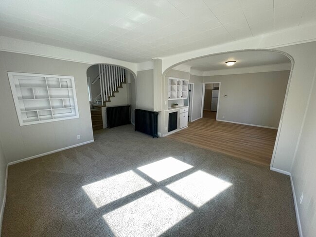 Photo - 175 W Moore St