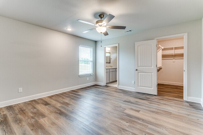 2803 Orchid Dr
